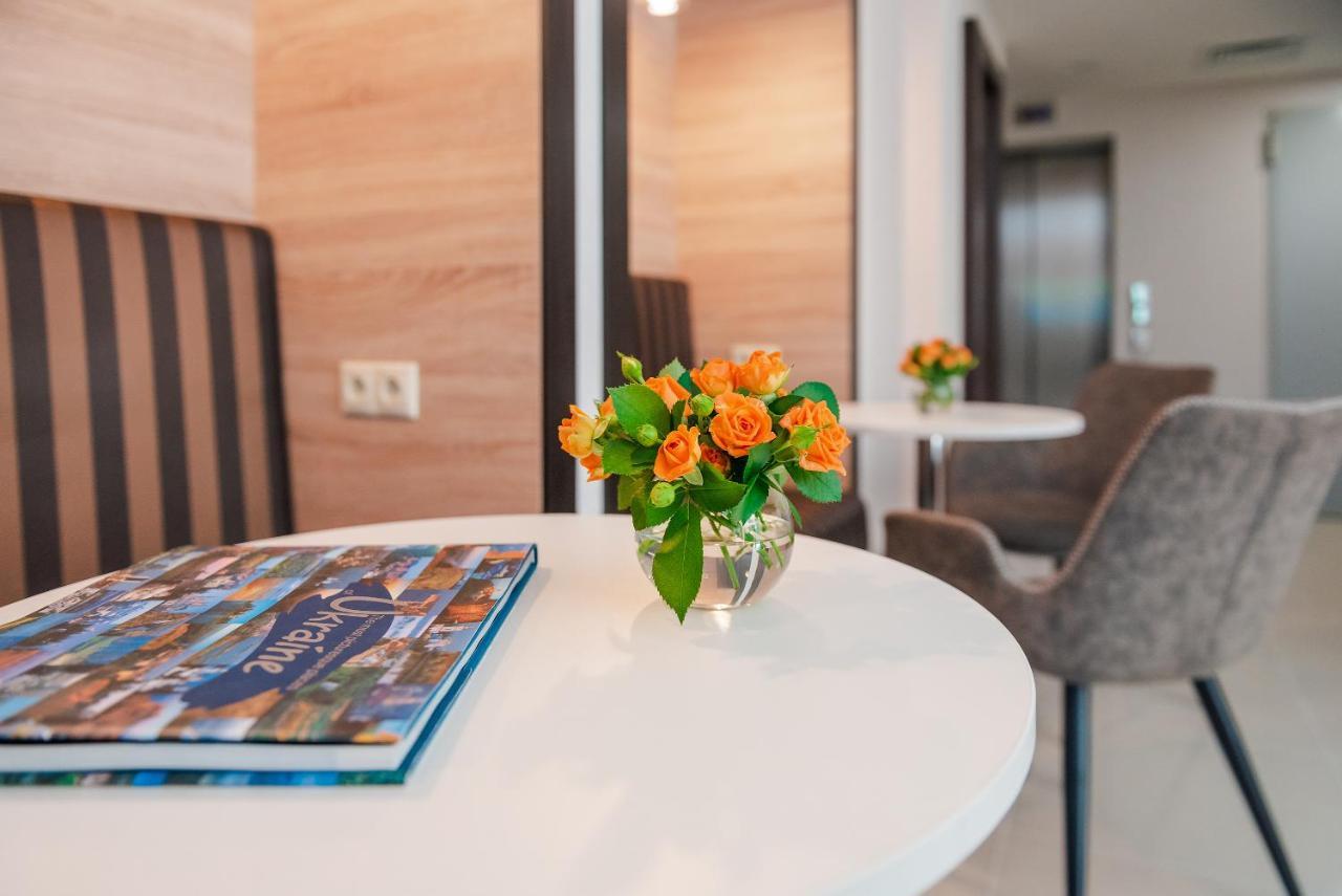 City Park Apart Hotel By Chm Kiev Eksteriør bilde